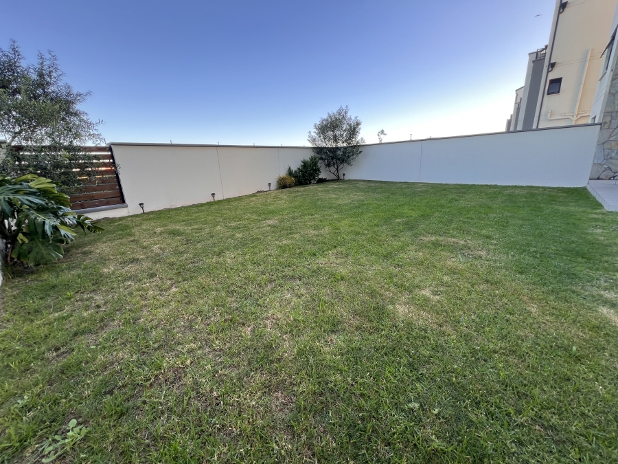 To Let 3 Bedroom Property for Rent in Sandown Western Cape